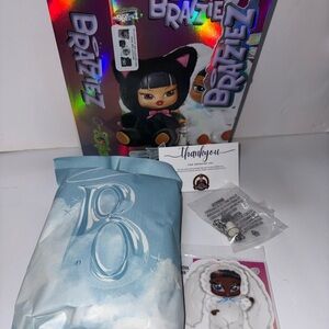 Bratz Bratziez Iconz Bunny Boo Sasha Plush Keychain Blind Box